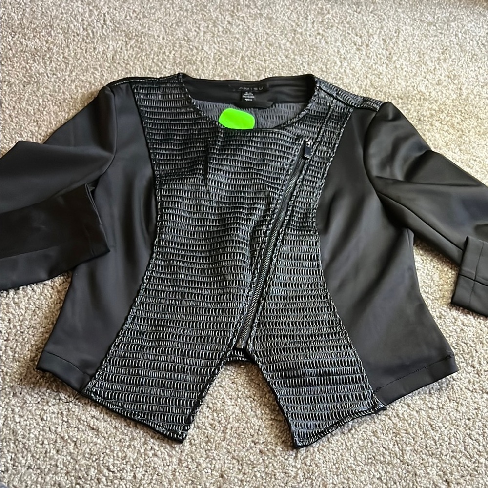Amisu Black Blazer Asymmetrical Design